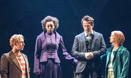 Một cảnh trong vở kịch Harry Potter And The Cursed Child.